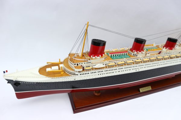 Normandie Special Edition Wooden Model Ship - GN - Image 5