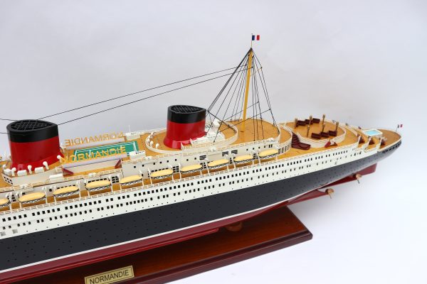 Normandie Special Edition Wooden Model Ship - GN - Image 6