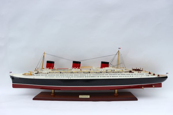 Normandie Special Edition Wooden Model Ship - GN - Image 2