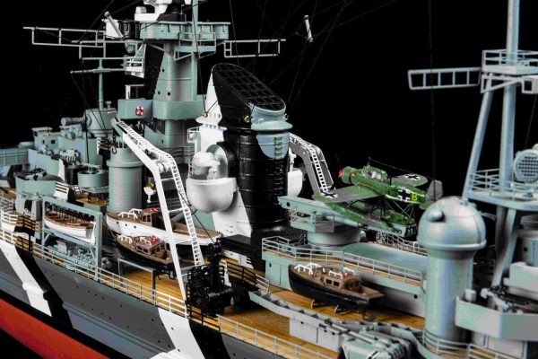 PRINZ EUGEN Model Boat Kit - Occre (16000) - Image 18