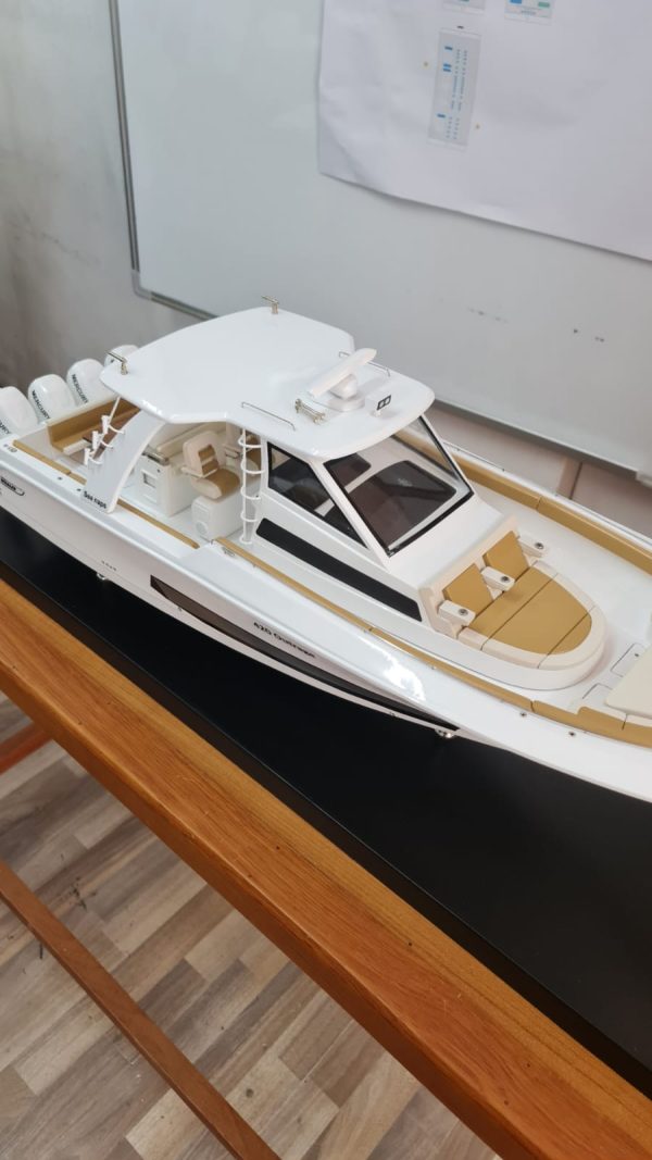 Boston Whaler 420 Model - PSM0032 - Image 18