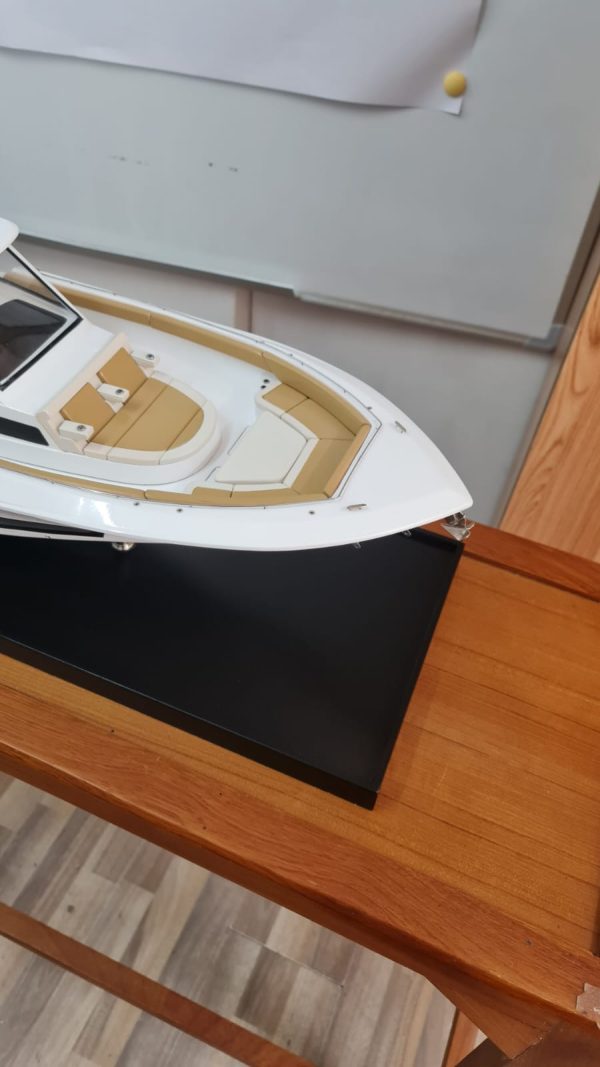 Boston Whaler 420 Model - PSM0032 - Image 19