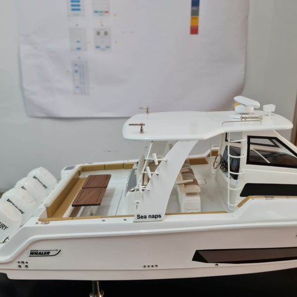 Boston Whaler 420 Model - PSM0032 - Image 2