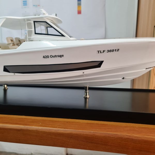 Boston Whaler 420 Model - PSM0032 - Image 4