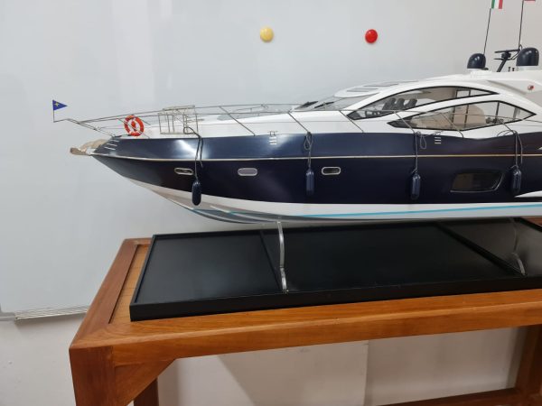 Sunseeker Predator 64 Model Yacht - PSM0037 - Image 13