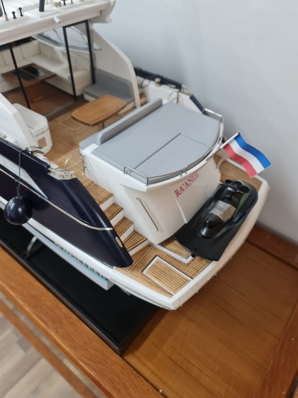 Sunseeker Predator 64 Model Yacht - PSM0037 - Image 15