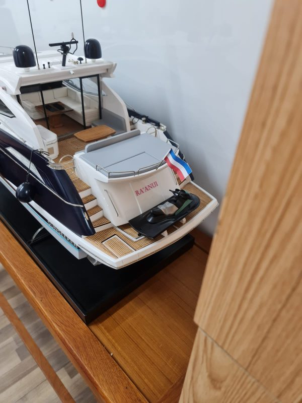 Sunseeker Predator 64 Model Yacht - PSM0037 - Image 17