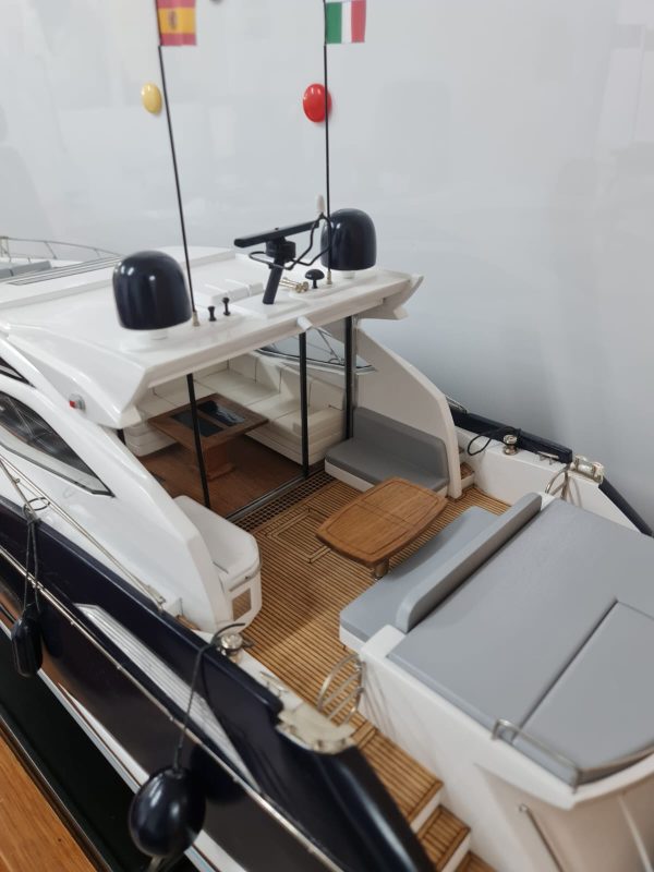 Sunseeker Predator 64 Model Yacht - PSM0037 - Image 20