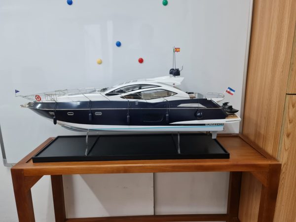 Sunseeker Predator 64 Model Yacht - PSM0037 - Image 24