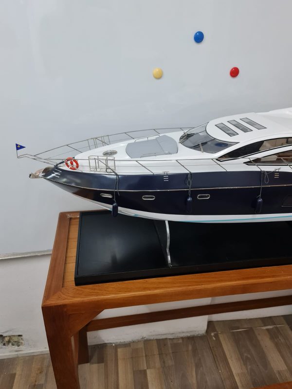 Sunseeker Predator 64 Model Yacht - PSM0037 - Image 25