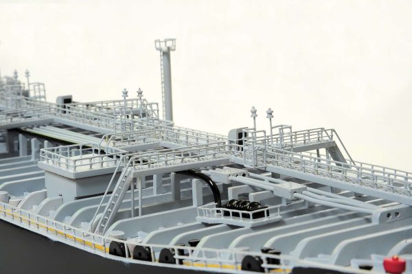 Oil Tanker Model Ship - Image 7
