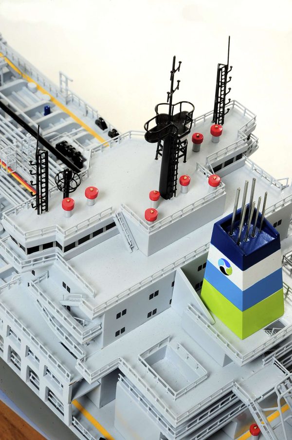 Oil Tanker Model Ship - Image 19