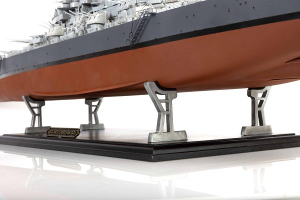 USS Missouri BB-63 Model Ship - Occre (16002) - Image 6