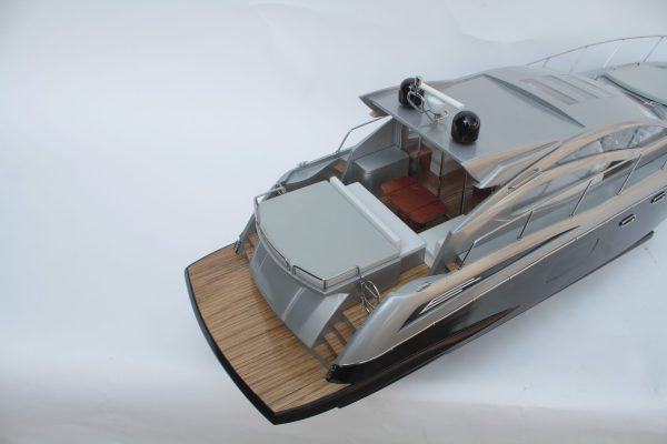 SUNSEEKER PREADTOR 64 Model Ship - GN (CM0083P-90) - Image 15
