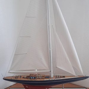 Endeavour Model Yacht  (Superior Range) - PSM