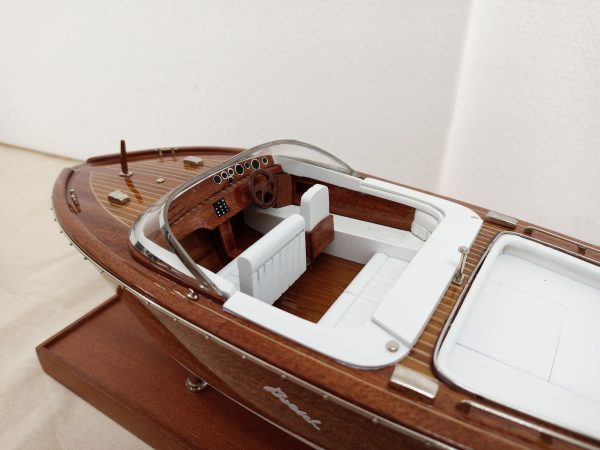 Boesch 710 Model Boat - PSM5432 - Image 6