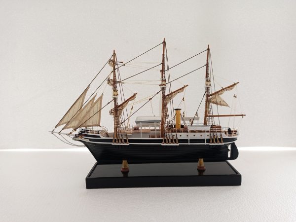 Endurance 1912 (Sir Ernest Shakleton) Model Ship ( Premier Range) - PSM - Image 15