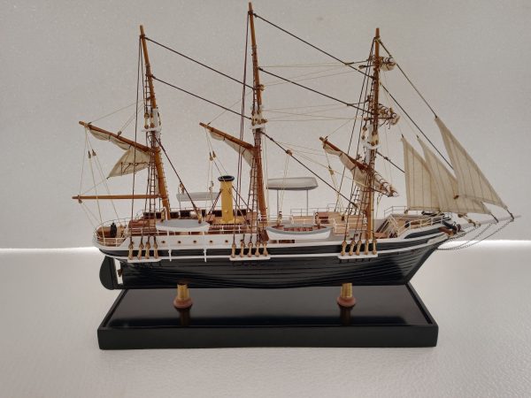 Endurance 1912 (Sir Ernest Shakleton) Model Ship ( Premier Range) - PSM - Image 16