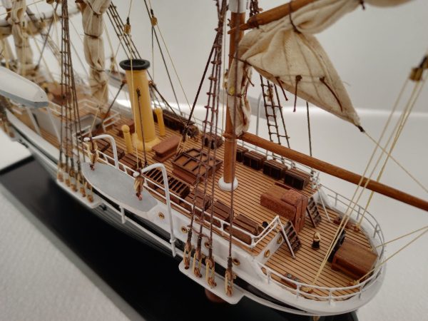 Endurance 1912 (Sir Ernest Shakleton) Model Ship ( Premier Range) - PSM - Image 21