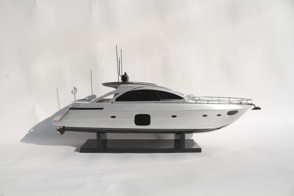 Pershing 70 Power Boat - GN - Image 3