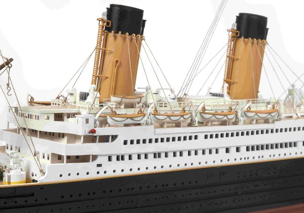 Titanic Model Ship Kit - Occre (14009) - Image 10