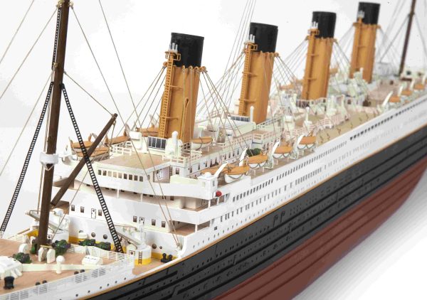 Titanic Model Ship Kit - Occre (14009) - Image 11