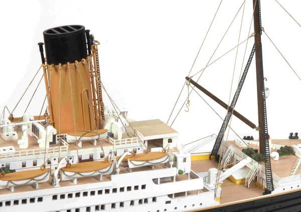 Titanic Model Ship Kit - Occre (14009) - Image 15
