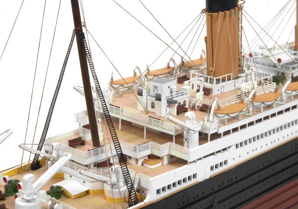 Titanic Model Ship Kit - Occre (14009) - Image 18