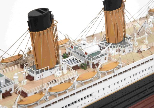 Titanic Model Ship Kit - Occre (14009) - Image 20